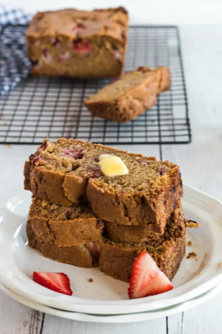 Easy Strawberry Bread Recipe | Confessions of an Overworked Mom