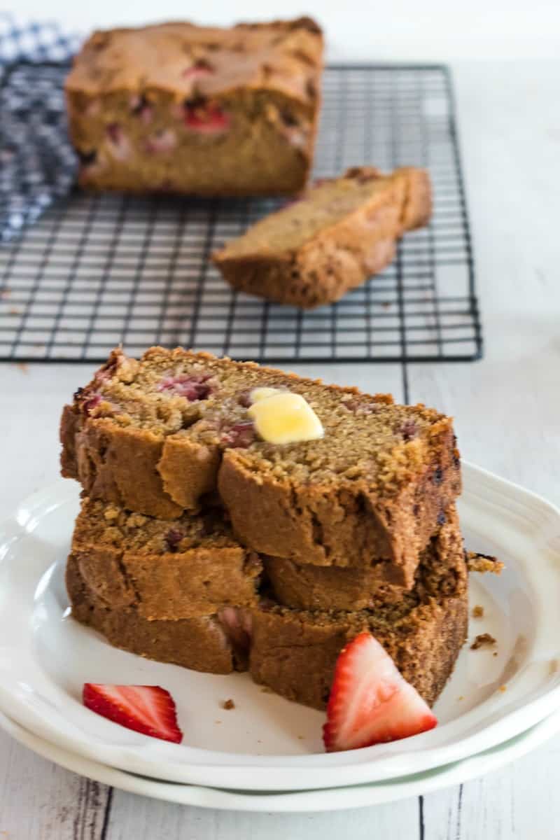 You are going to love this easy strawberry bread recipe with fresh strawberries! Make this fresh strawberry bread recipe for your family today.