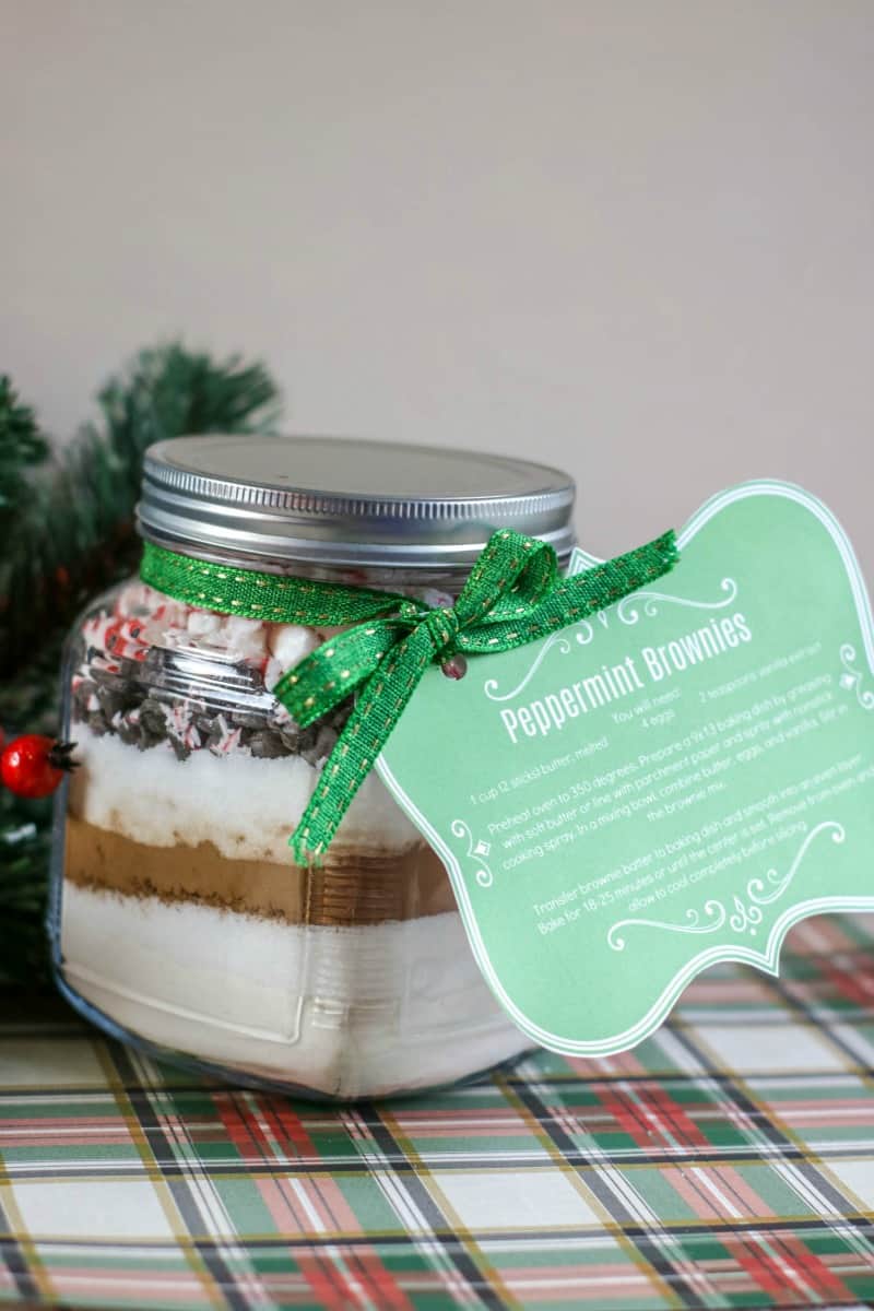 Christmas Peppermint Brownies Gift in a Jar Recipe #Christmas #Brownies #GiftsInAJar