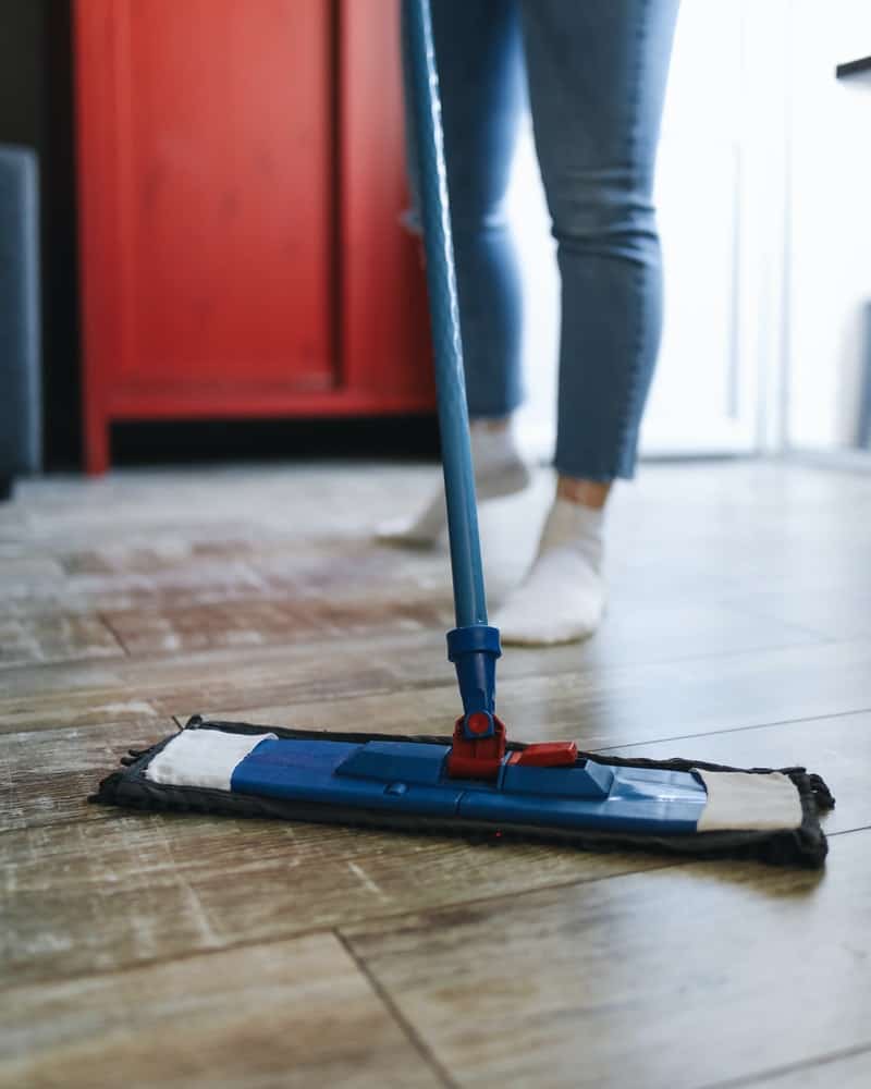 Wondering how to clean naturally? Check out these natural cleaning tips to find out how best to make your home clean without chemicals
