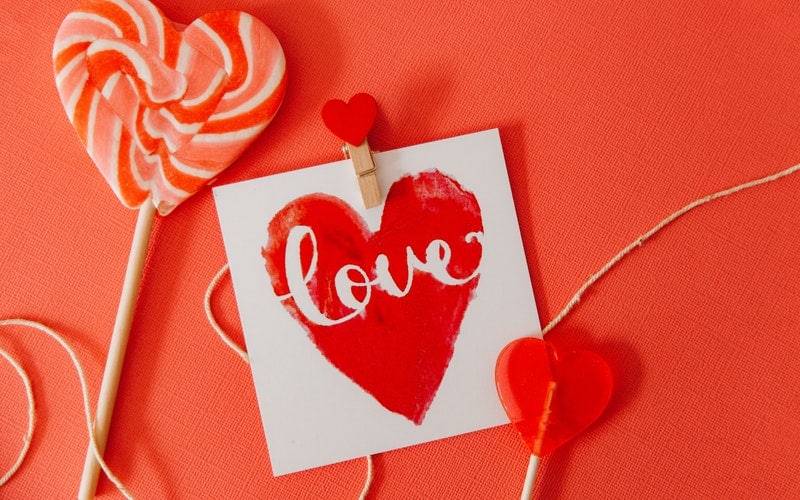 I've been looking for an easy Valentine's Day card to make for my husband. Check out these homemade Valentine's Day cards to make this year.