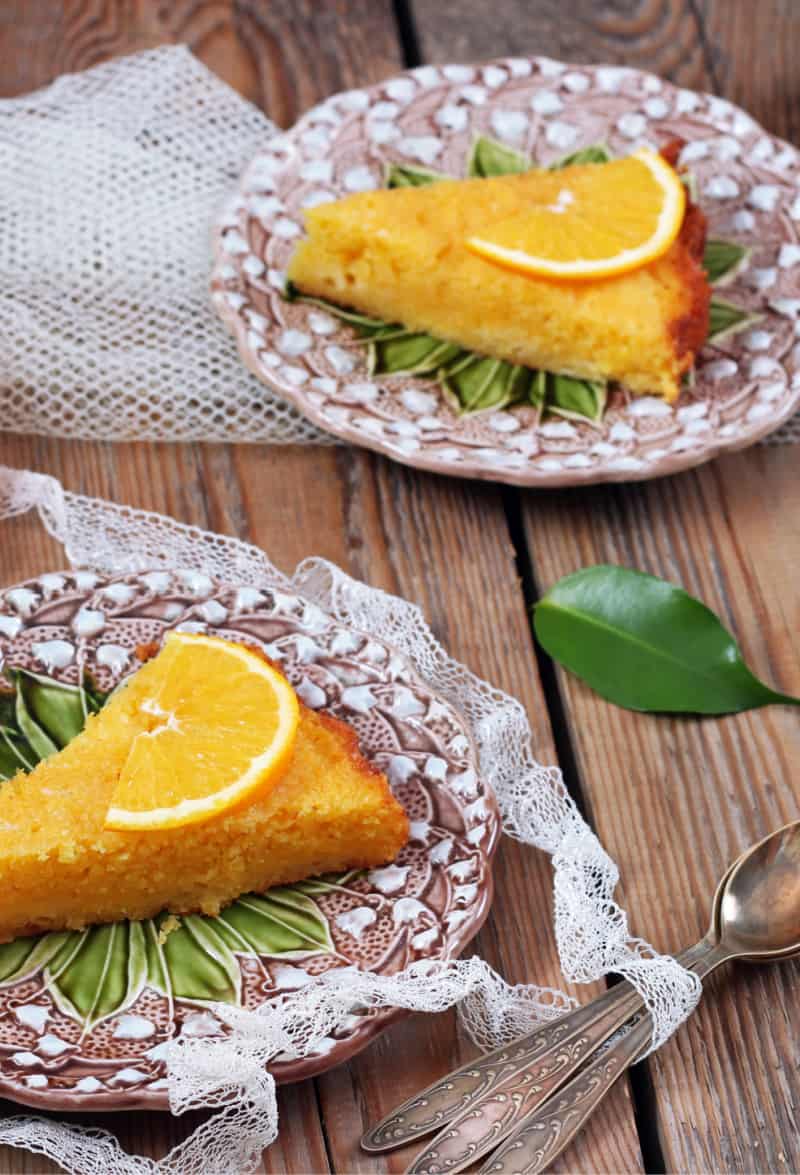 Lemon Rosemary Polenta Cake is a savory lemon polenta cake with a slightly sweet glaze. Make my healthy lemon polenta cake today.
