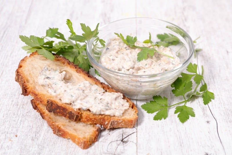 sardine spread on bread