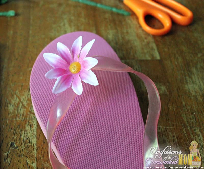 How to dress up flip flops