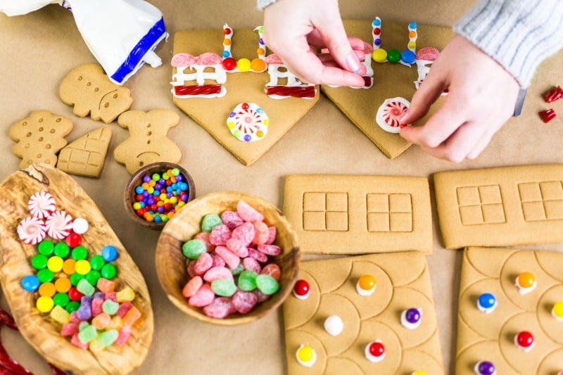Tips for Making a Gingerbread House With the Kids