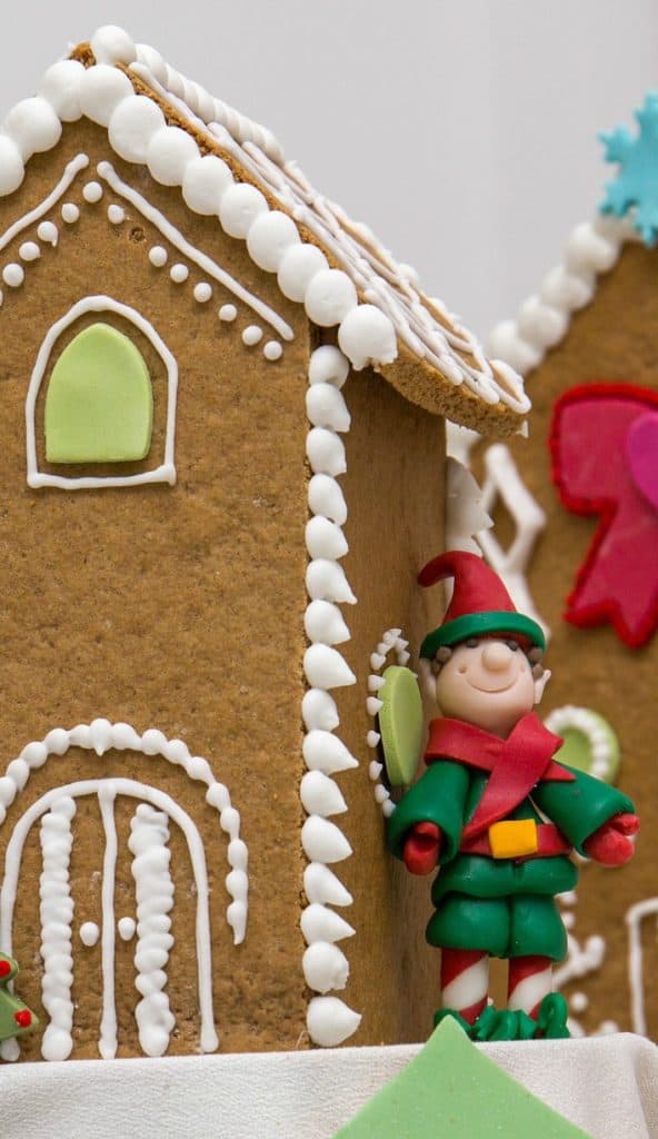 Tips for Making a Gingerbread House With the Kids