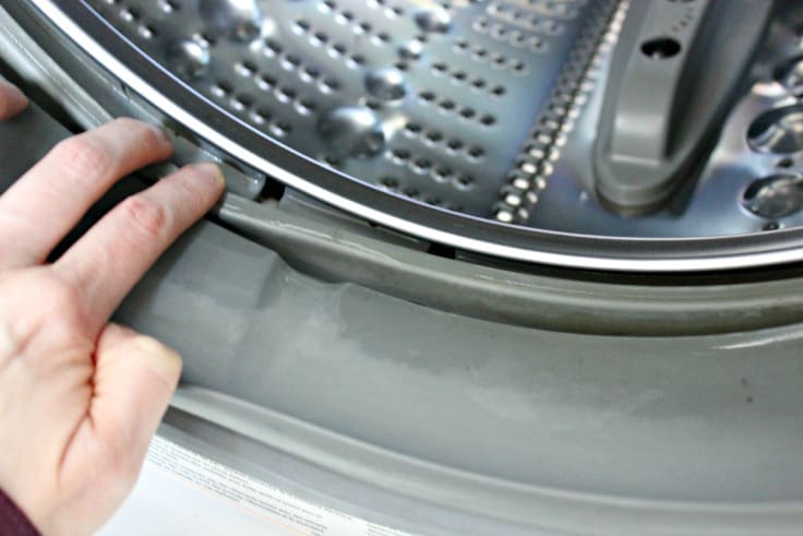 a clean washing machine filter with no lint