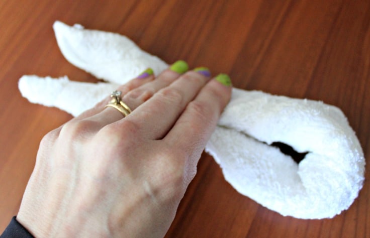 Easy Easter Crafts: Washcloth Bunny