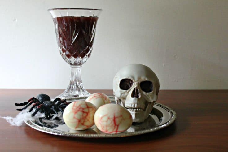 Edible Halloween Craft - Bloody Eyeballs [No Artificial Coloring]