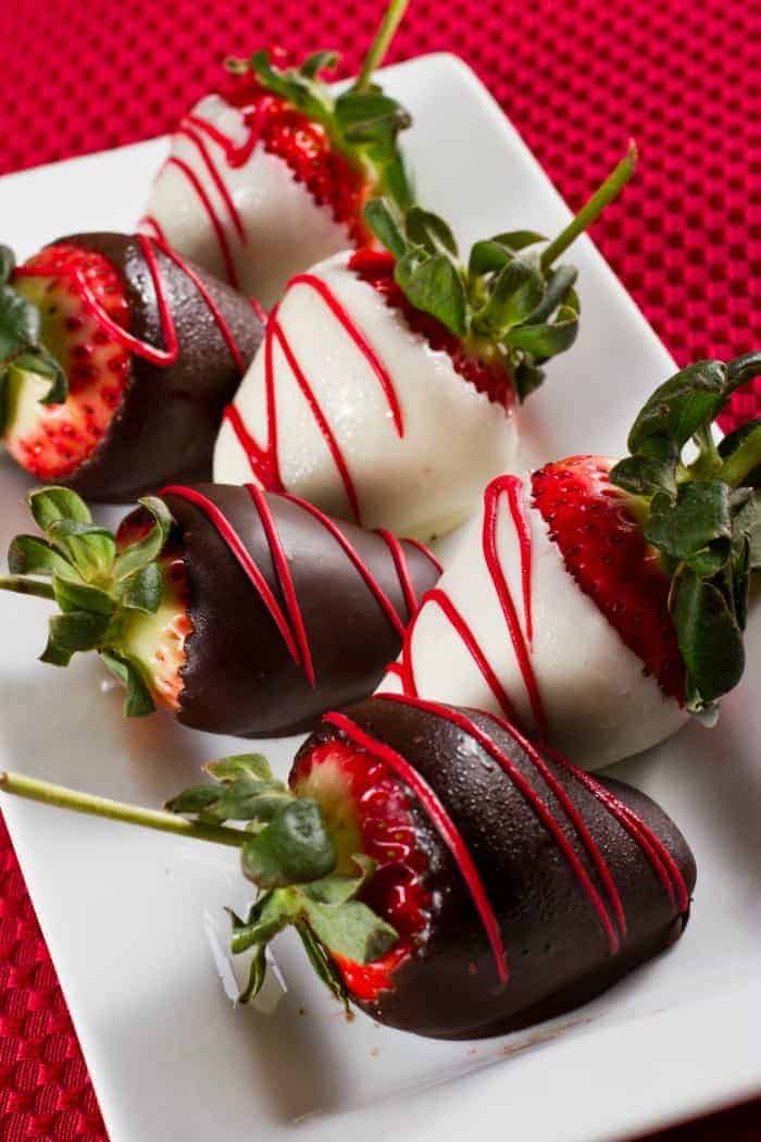 Looking for healthy Valentines Day desserts? Make some of these quick and healthy romantic desserts with strawberries for your sweetie today.