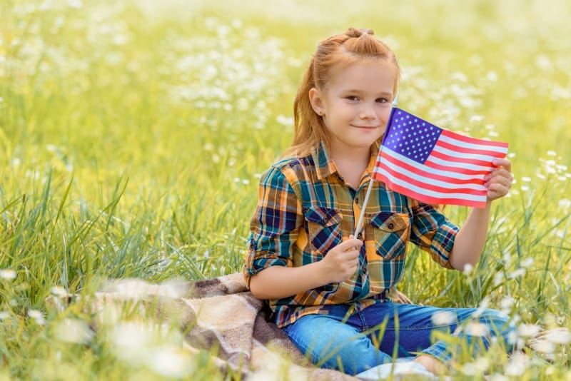 How to Explain Memorial Day Etiquette to Kids