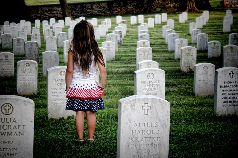 How to Explain Memorial Day Etiquette to Kids