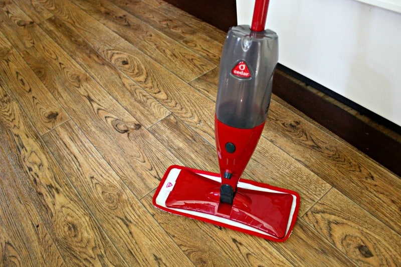 How to Clean Vinyl Sheet Flooring Easily and Naturally