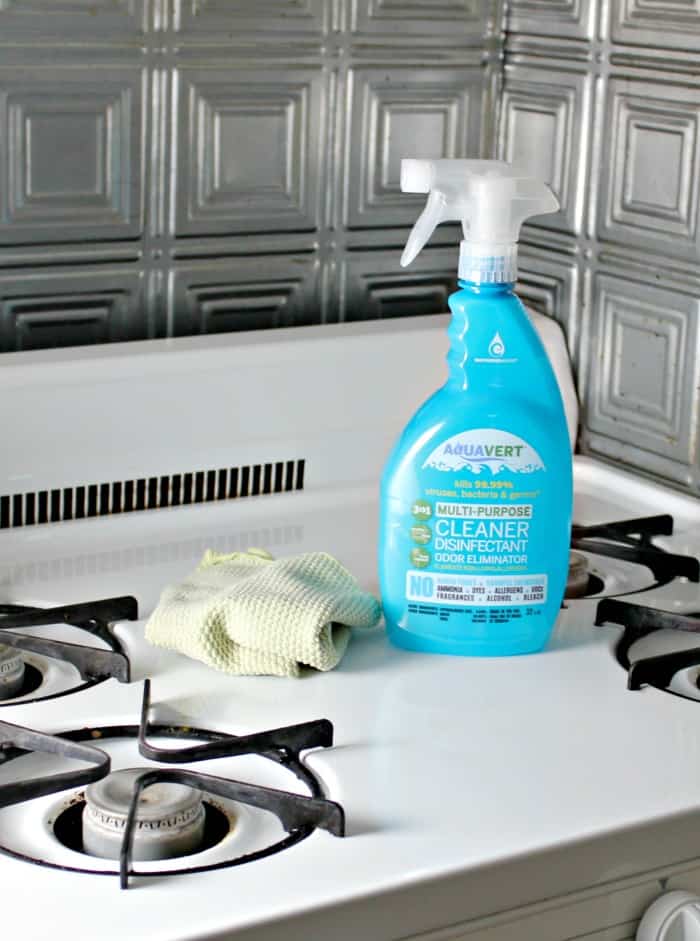 How to Clean With an Electrolyzed Water Cleaner in the Kitchen