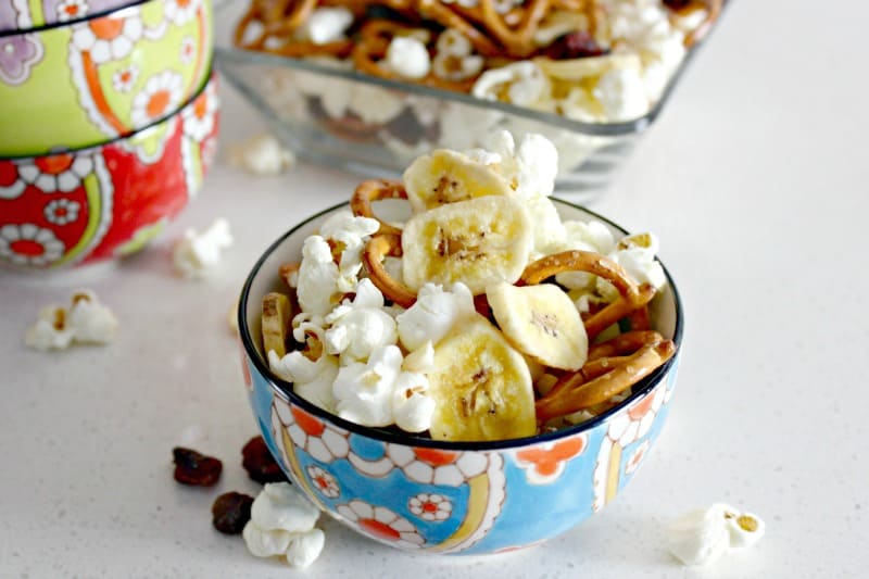 Healthy homemade snack mix and tips for healthy snacking