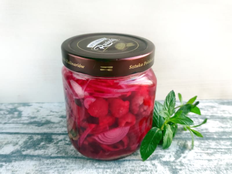 Try this delicious keto pickled onions recipe. Homemade pickled onions are a sweet and tangy condiment as well as a colorful garnish for your food.
