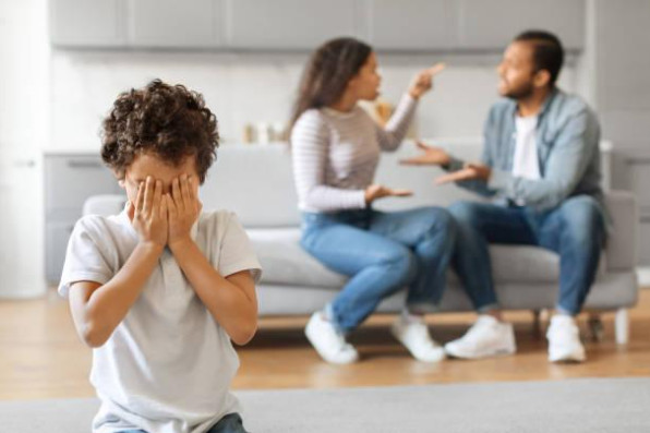 parents arguing during a divorce