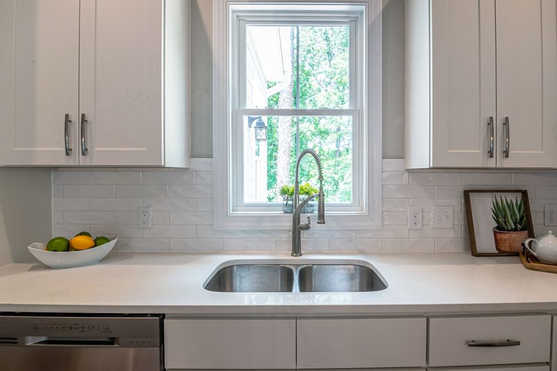 photo of faucet and sink