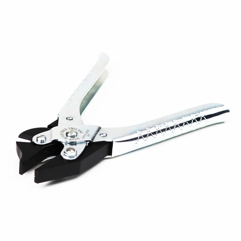 Which tools cut high-tensile fence wire, and how to repair a broken wire